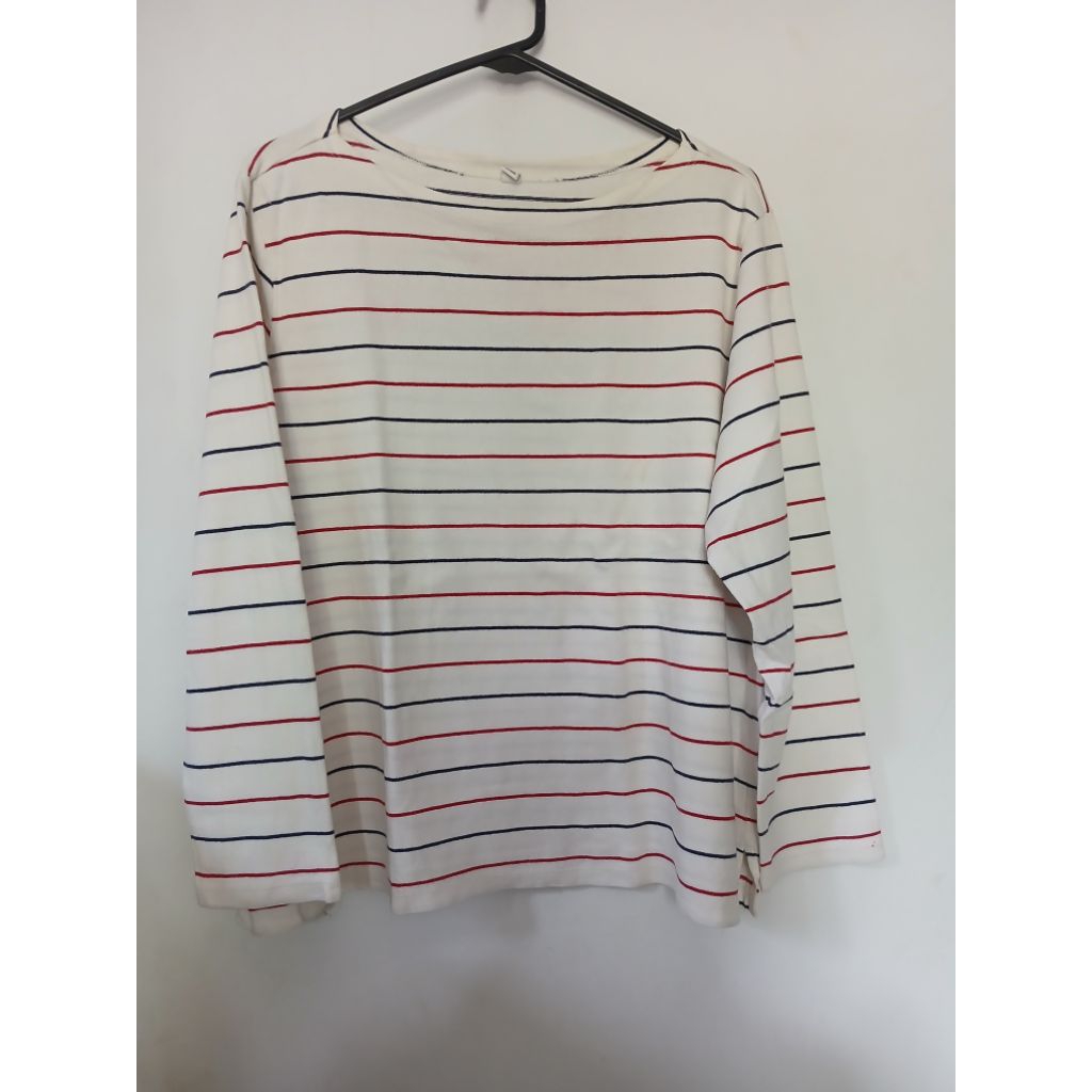 Uniqlo T-Shirt Stripe Preloved – Nyaman & Stylish