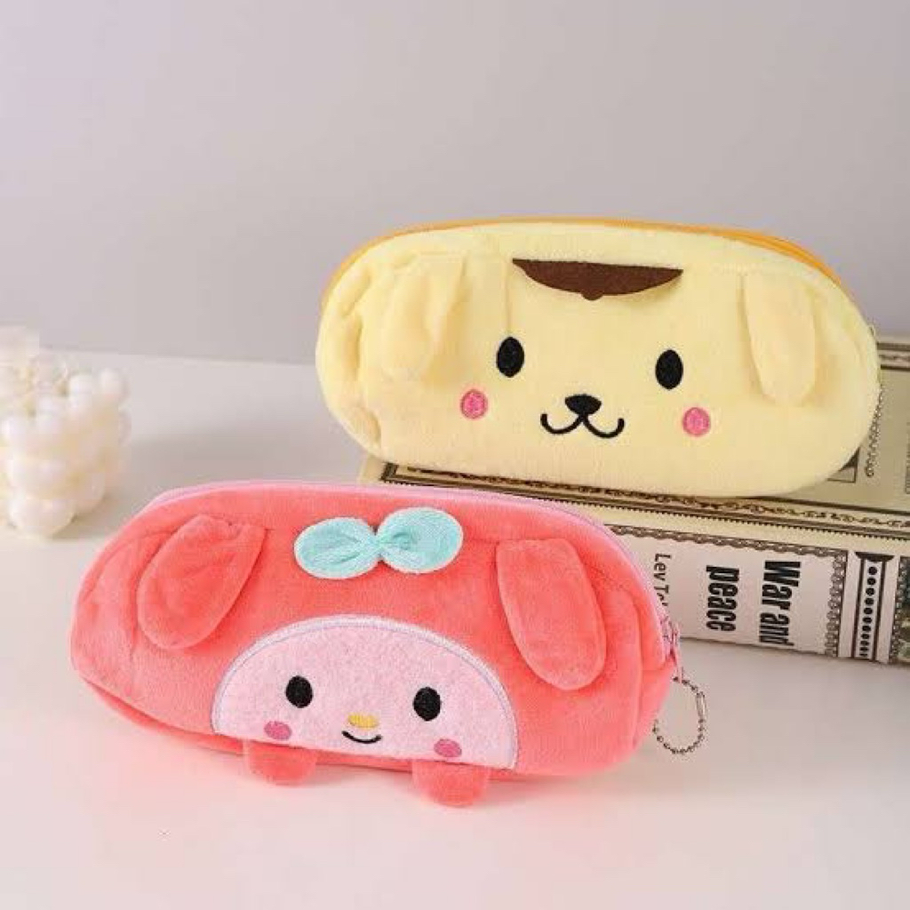 

Kotak Pensil Sanrio Kain / Tempat Pensil Sanrio Kain Kuping Tempat Pensil Tepak Plushie Boneka Bulu Kuromi Sanrio