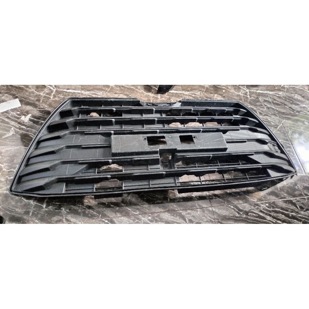gril grill depan Avanza 2024