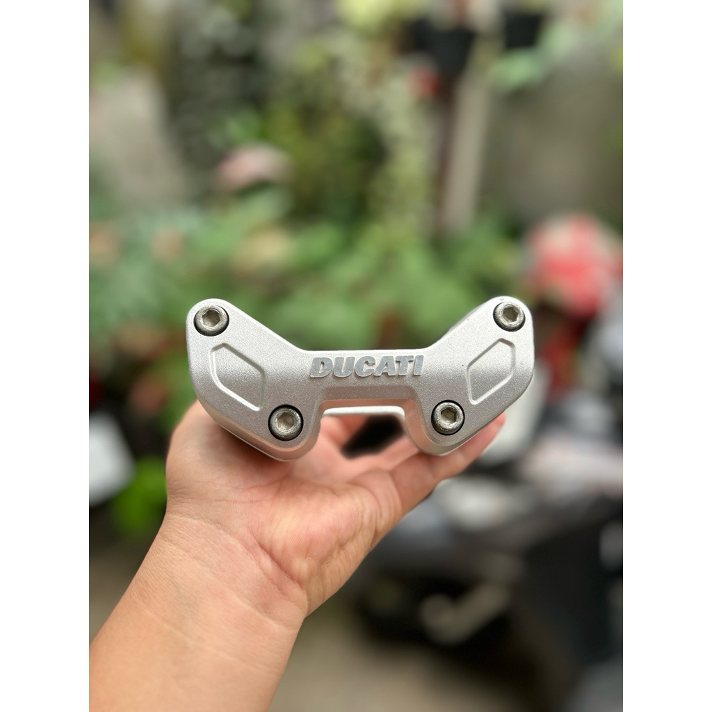 Raiser reser clamp stang Ducati original