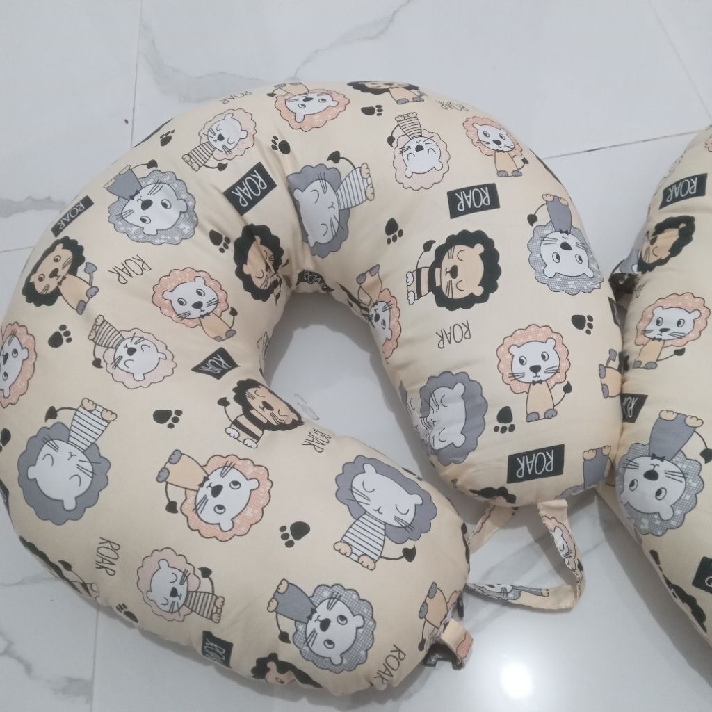 PRELOVED Bantal dan Sofa Menyusui