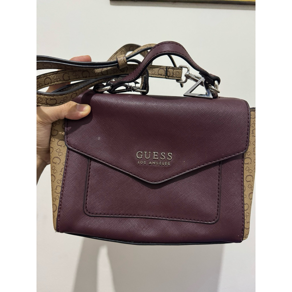 Preloved tas kecil selempang guess