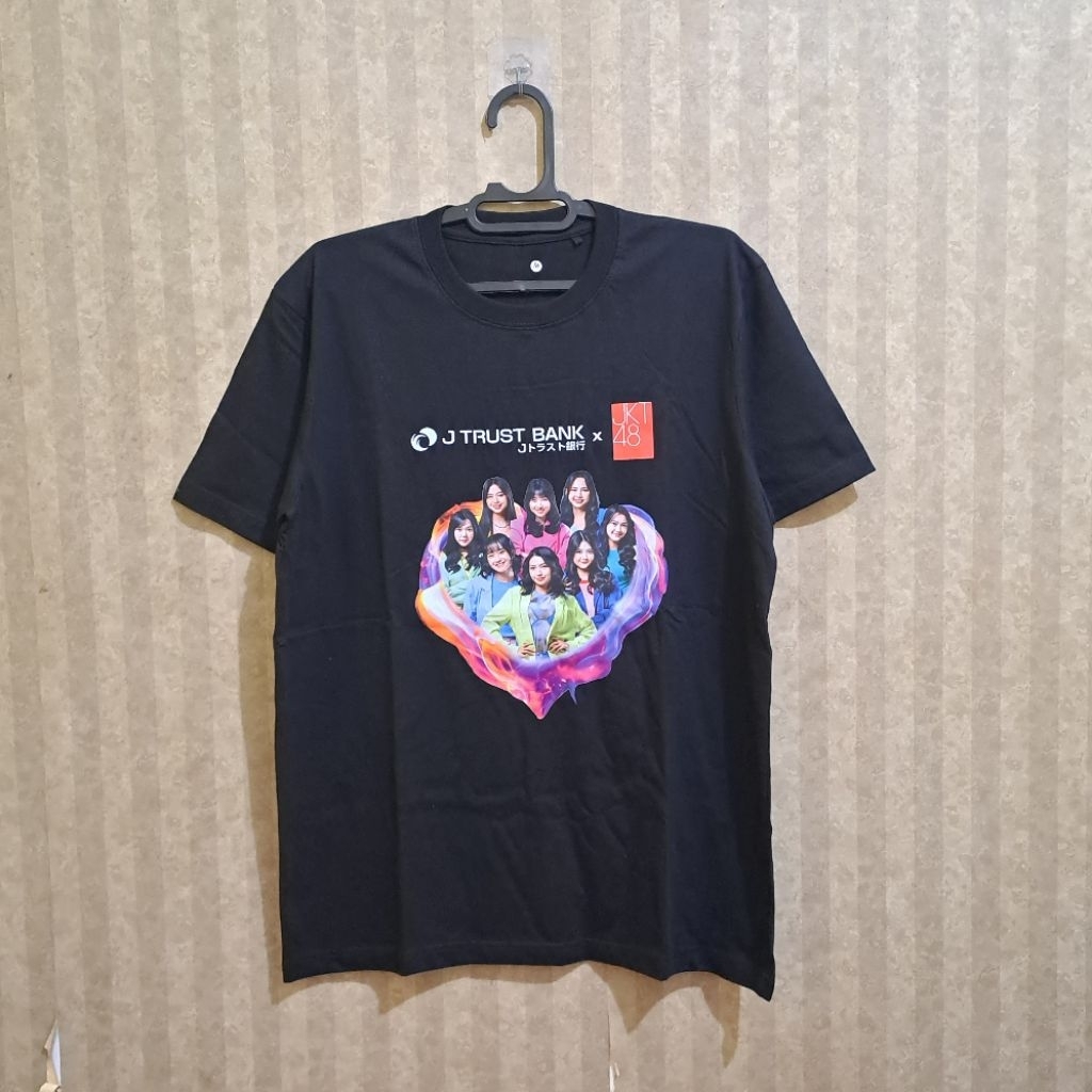 KAOS JKT48 JTRUST BANK