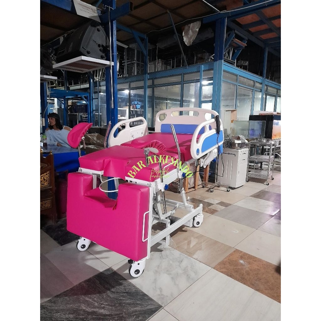 Bed Partus Persalinan Elektrik / Bed Verlos Elektrik / Meja Obgyn elektrik / Meja Gynecology Elektri