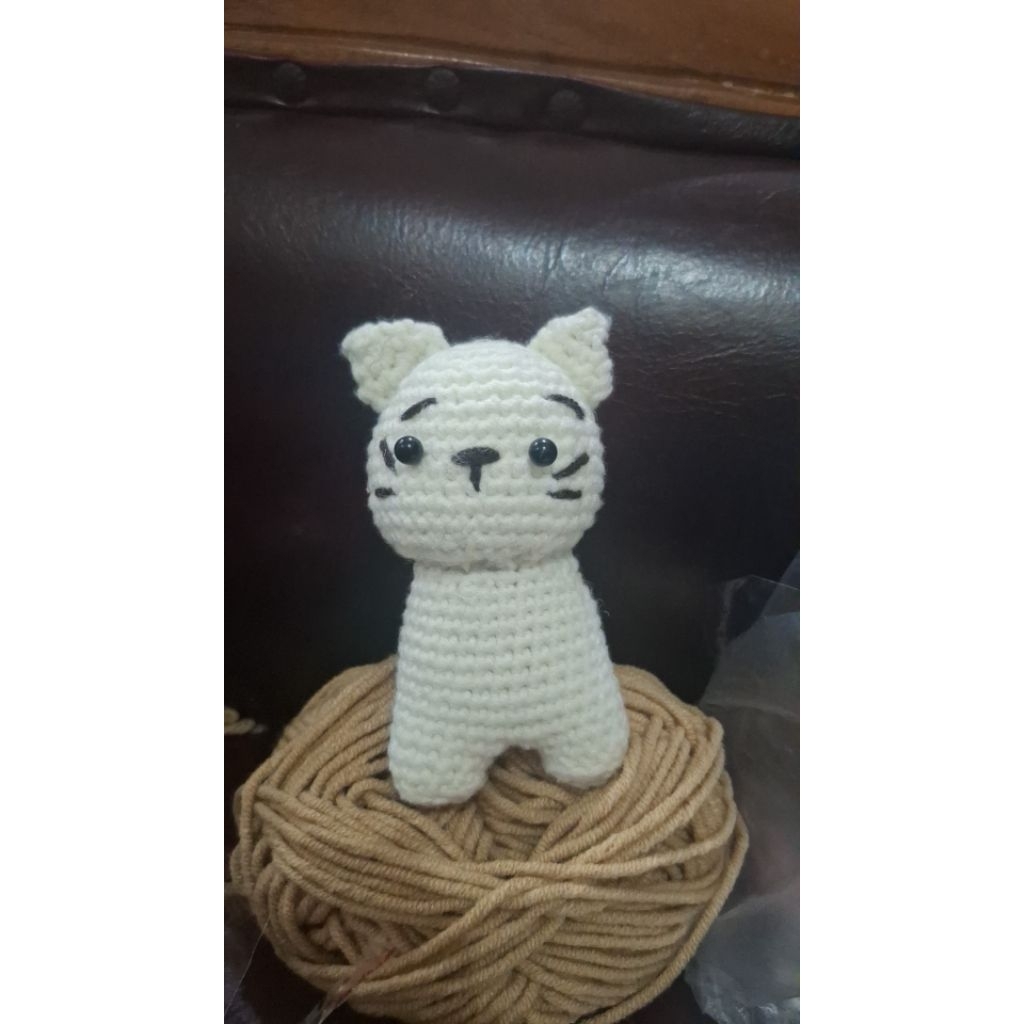 boneka rajut kucing