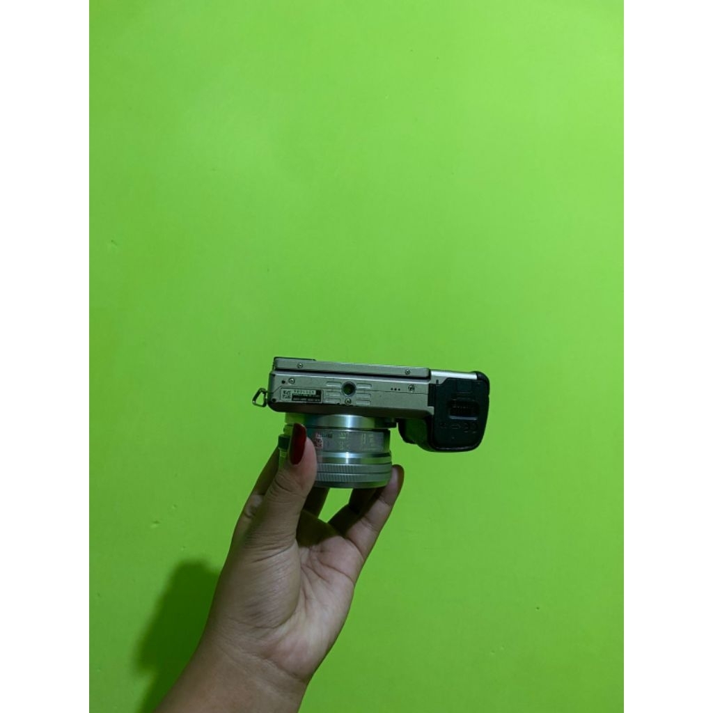 SONY A6000 MULUS MIRORLESS SONY A6000 FULSET SIAP PAKAI SC RENDAH