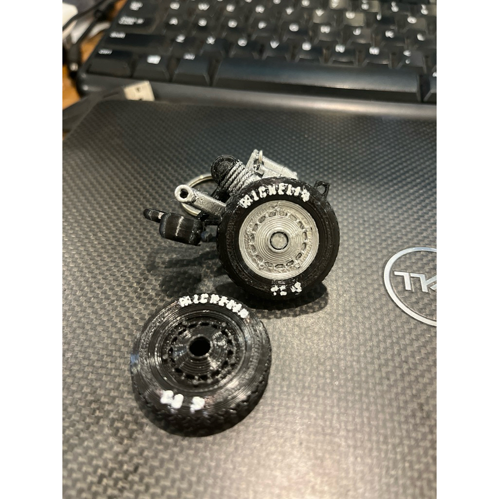 [Ban Michelin R10] Keychain Gantungan Kunci Model Miniatur Mesin Vespa Excel