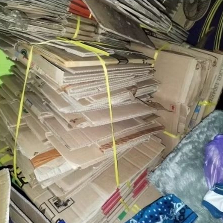 Kardus Tebal / Kardus bekas / Kardus bekas tepung kiloan / Kardus aqua / kardus saos sachet an