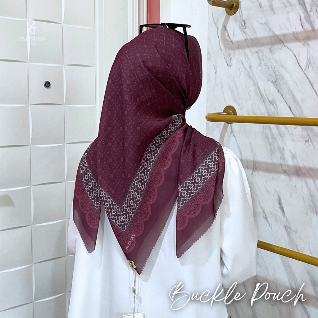 Hijab Buckle Motif Pouch Voal Hijab Segiempat