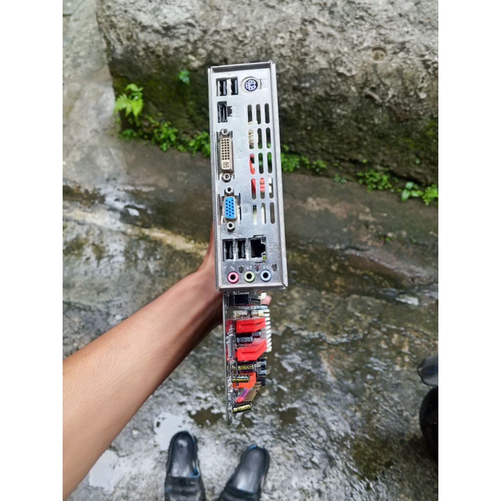 mobo h61 biostar lga 1155 normal lengkap dengan backpanel