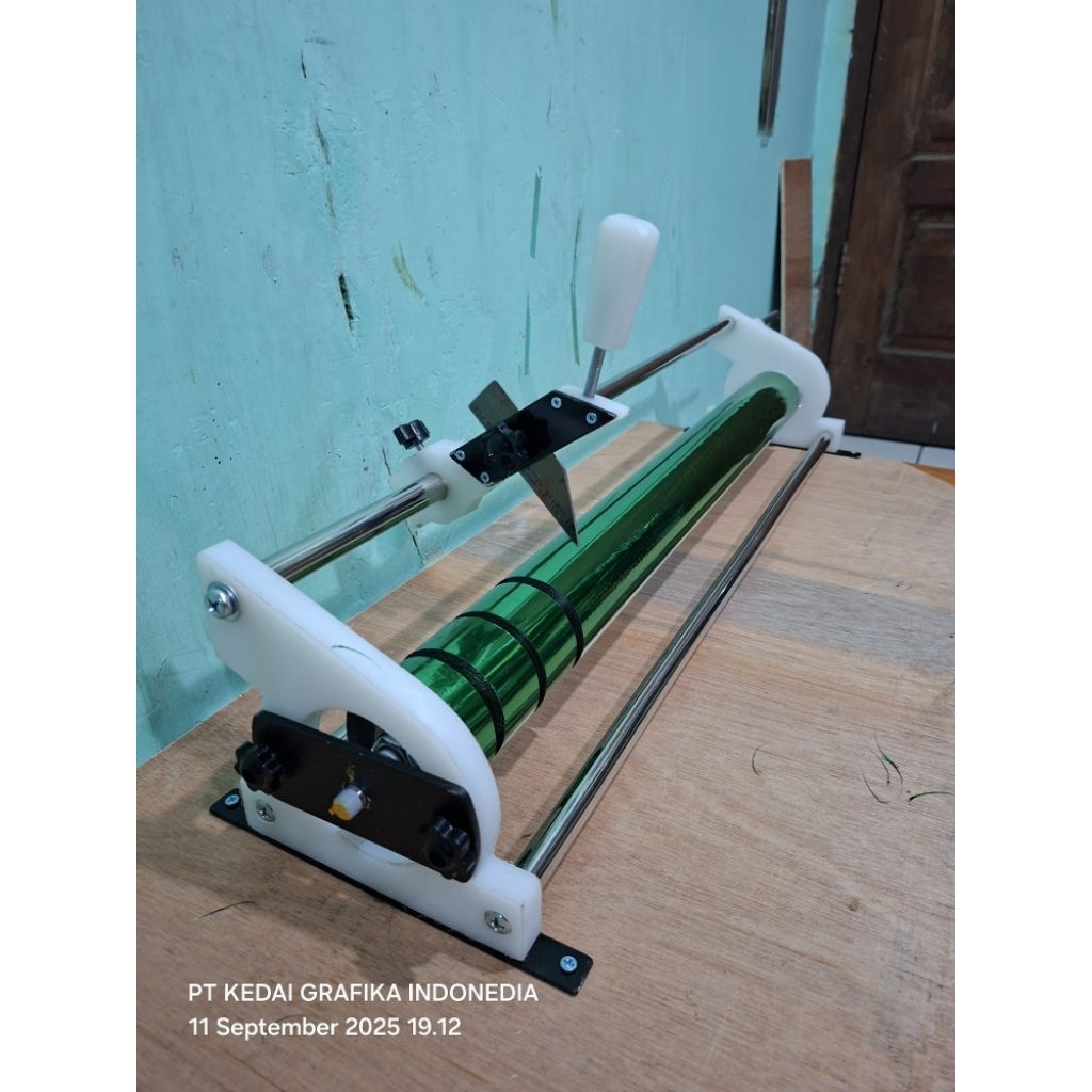 Mesin Potong Plastik Foil dan Sticker Roll (khusus pulau Jawa)