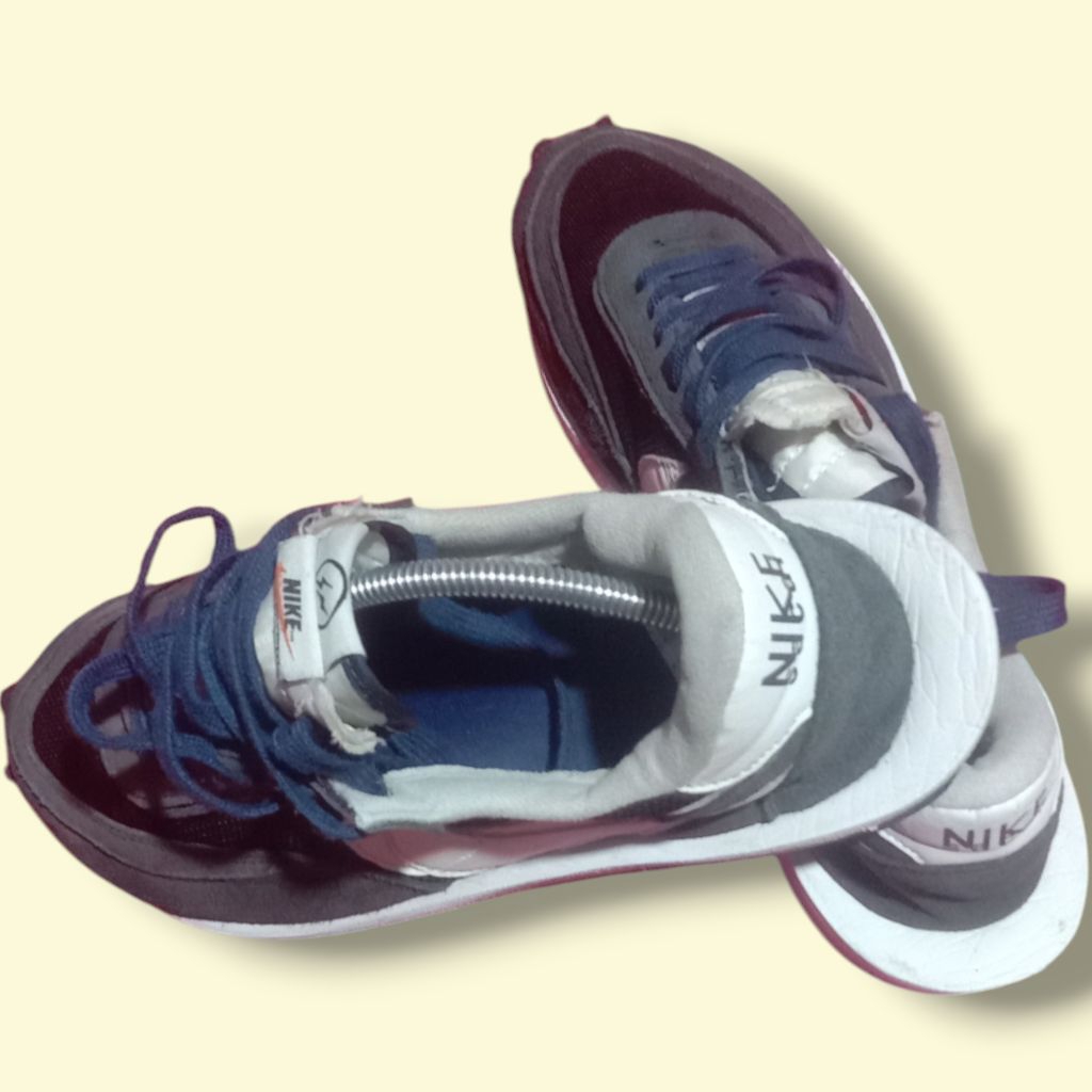 Sepatu second running