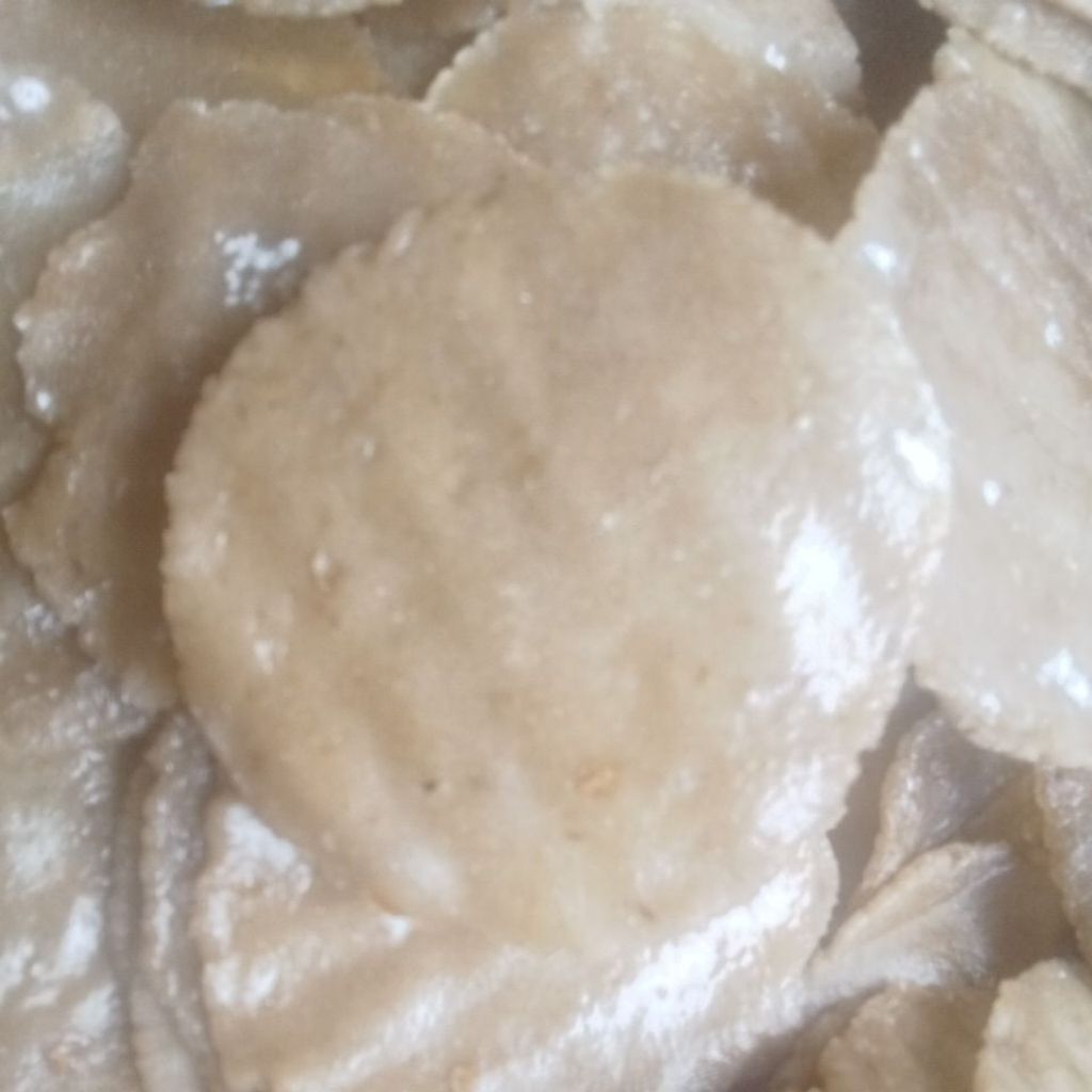 

Kerupuk Kemplang ikan panggang isi 100/pack