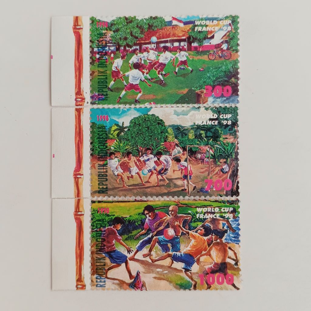 

(BD1) Perangko Indonesia 1998 Piala Dunia Set Lengkap 3pcs Mint