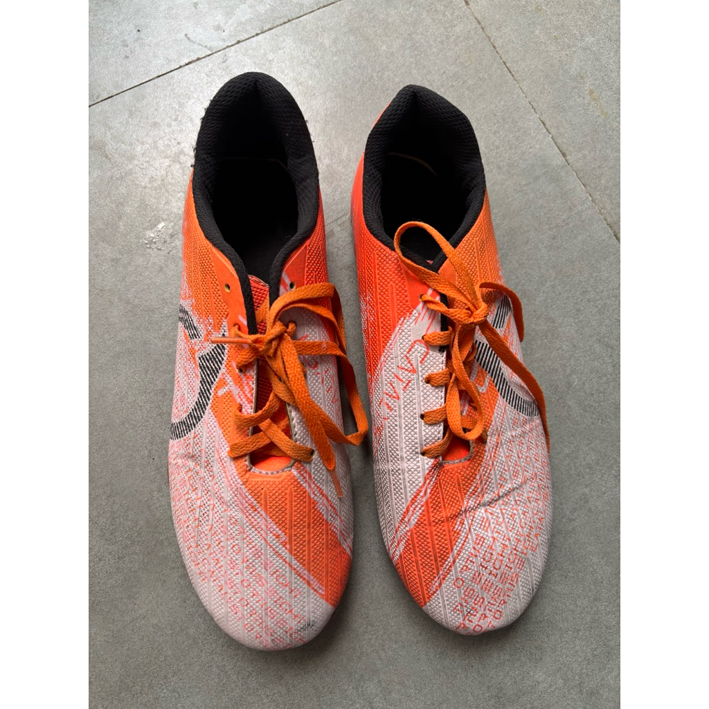 SEPATU FUTSAL NO BOX SZ 43