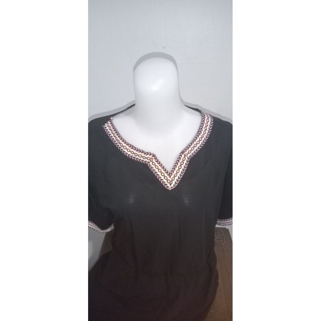 baju atasan wanita lengan pendek warna hitam