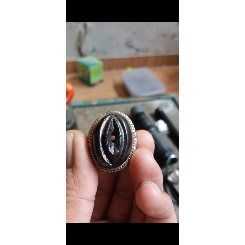 Batu Akik Combong Hitam