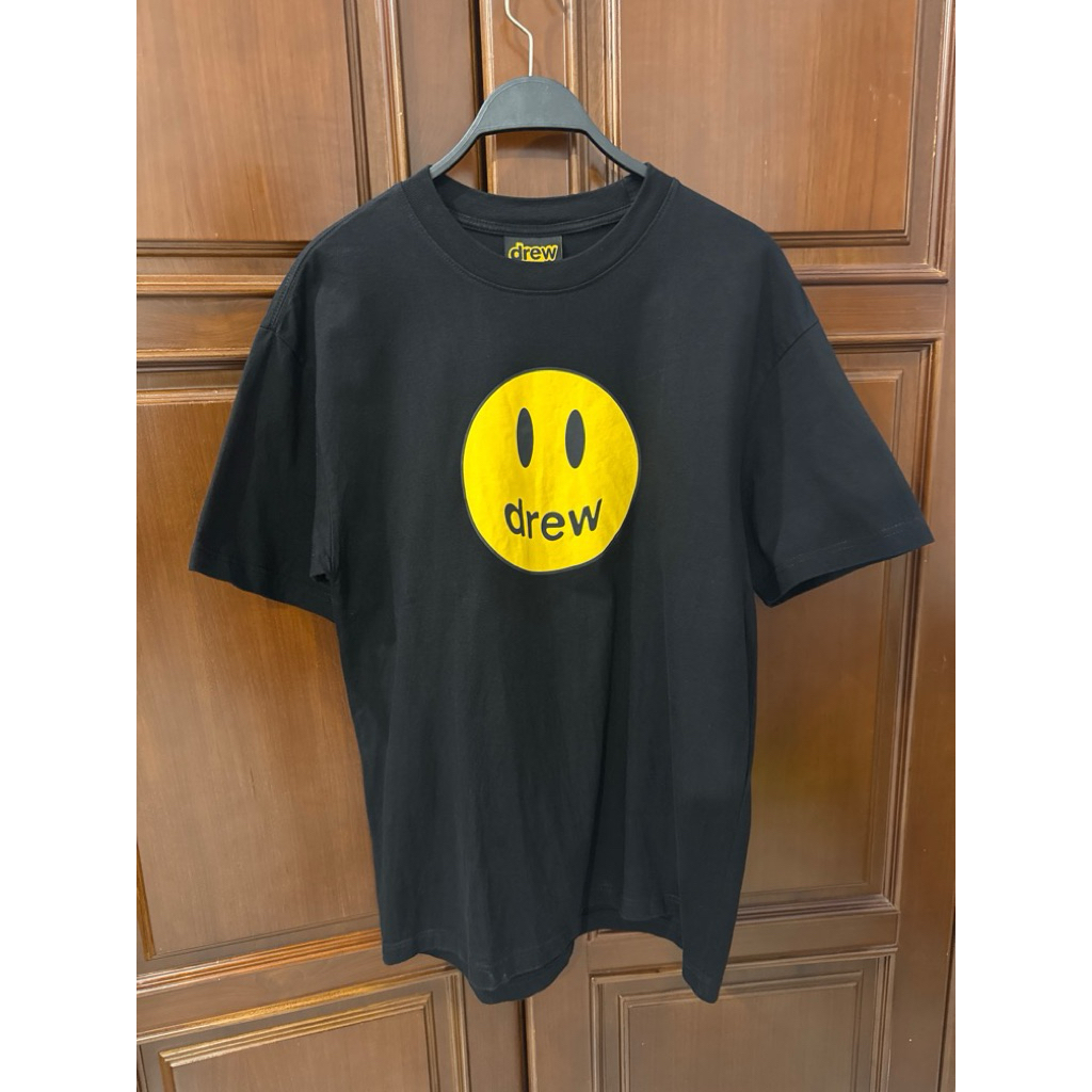 drew mascott smiley tee second