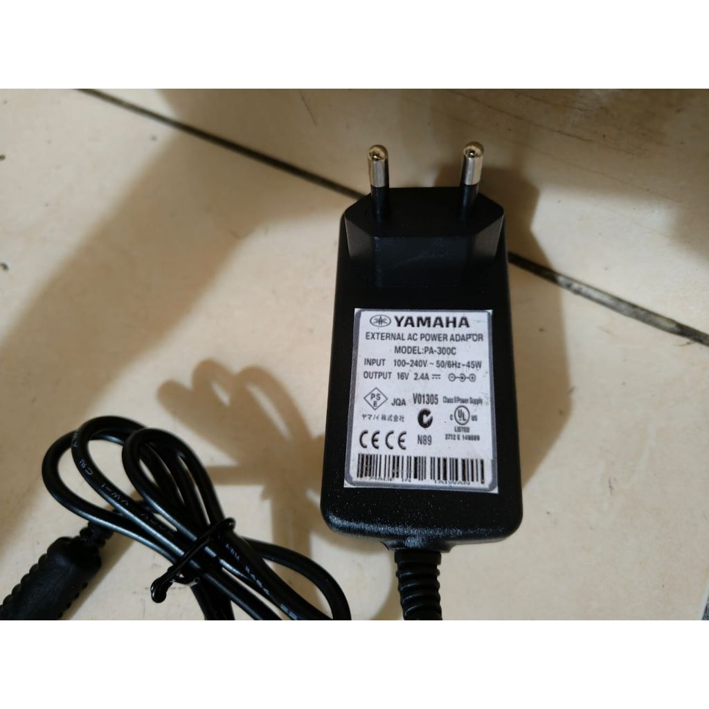 kodok adaptor keyboard Yamaha psr 1500 2.4A 16v pa 300 301 910 920 950 970 charger 16 volt charger p
