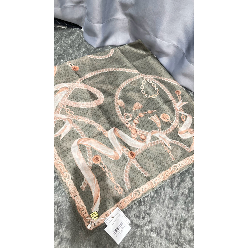 As Is New Chain 1 in Bamboo Buttonscarves voal reguler square New with Tag