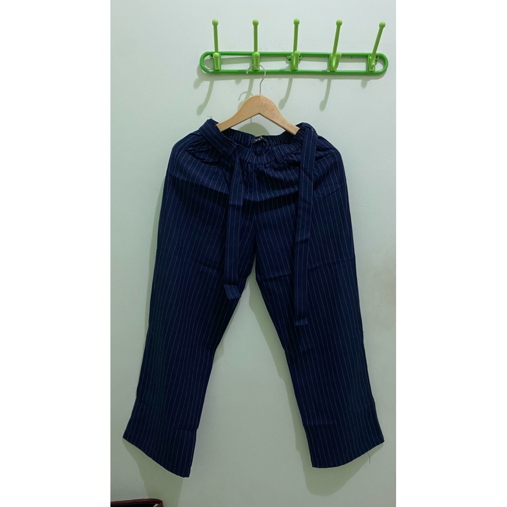 preloved celana wanita garis garis