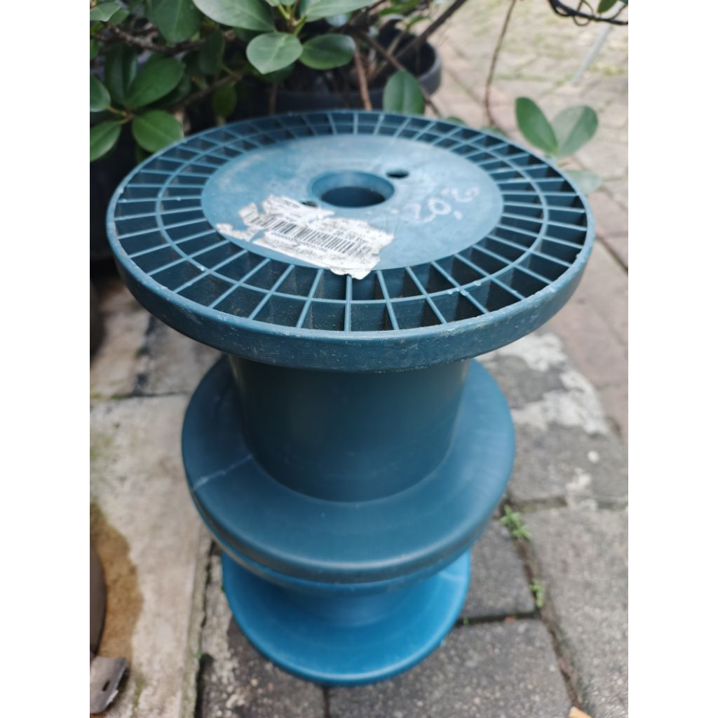 Roll Bobin ukuran besar ex Kawat tembaga Hellenic Jerman