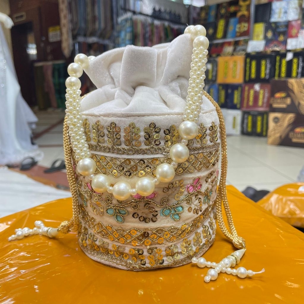 Tas india // potli bag india // Tas pesta // Tas etnik // Tas mewah Swarosky