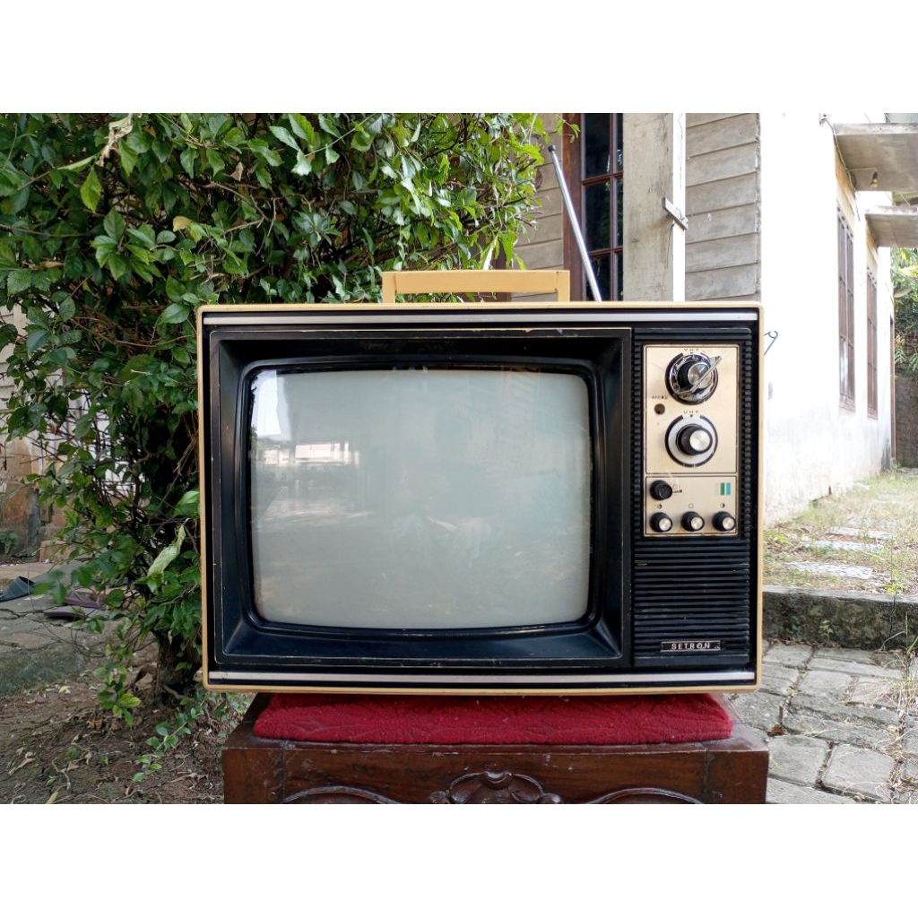 Televisi TV Jadul Antik Vintage Lawas Tua Kuno Retro