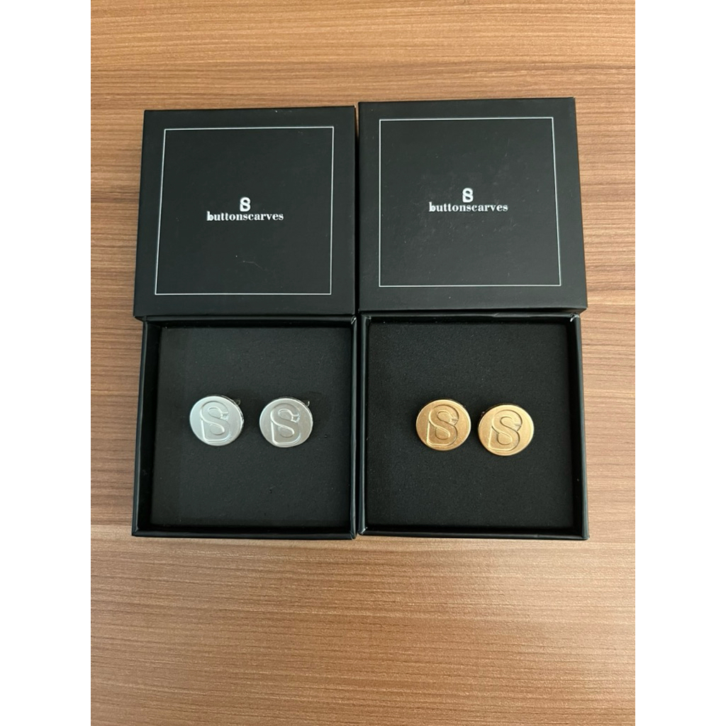 Pin Dagu Buttonscarves