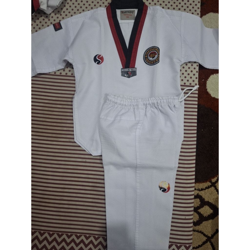 dobok taekwondo sendy