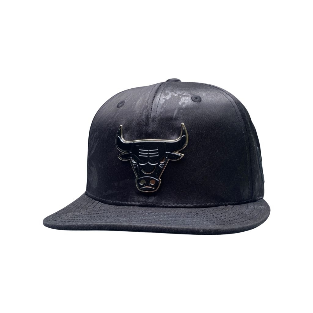 Topi Snapback NBA Bulls Camo Logo Besi Black OSFA Second Original Murah