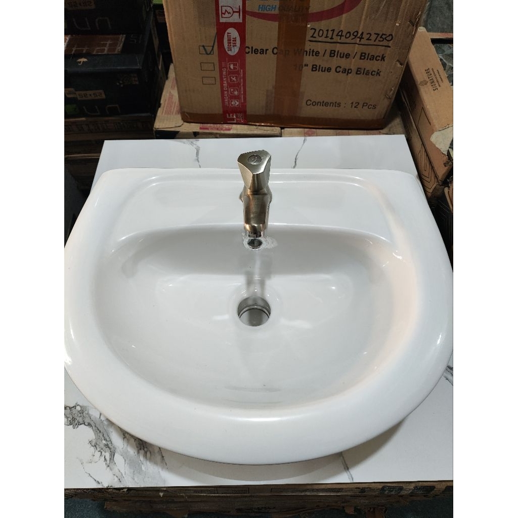 Wastafel Cuci Tangan Gantung Keramik Putih Set