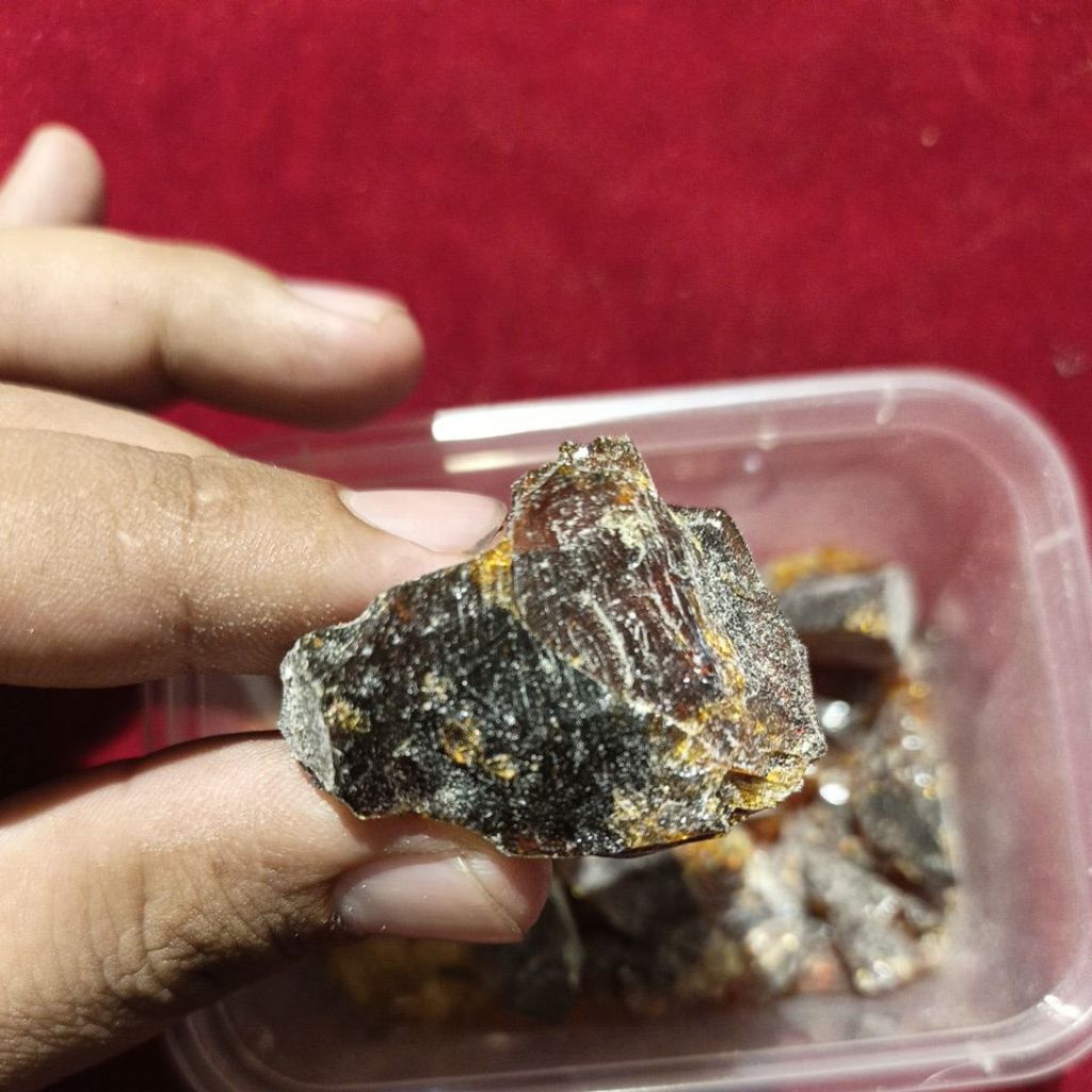 Menyan Kristal merah Saudi / Kemenyan merah kristal 50 gram