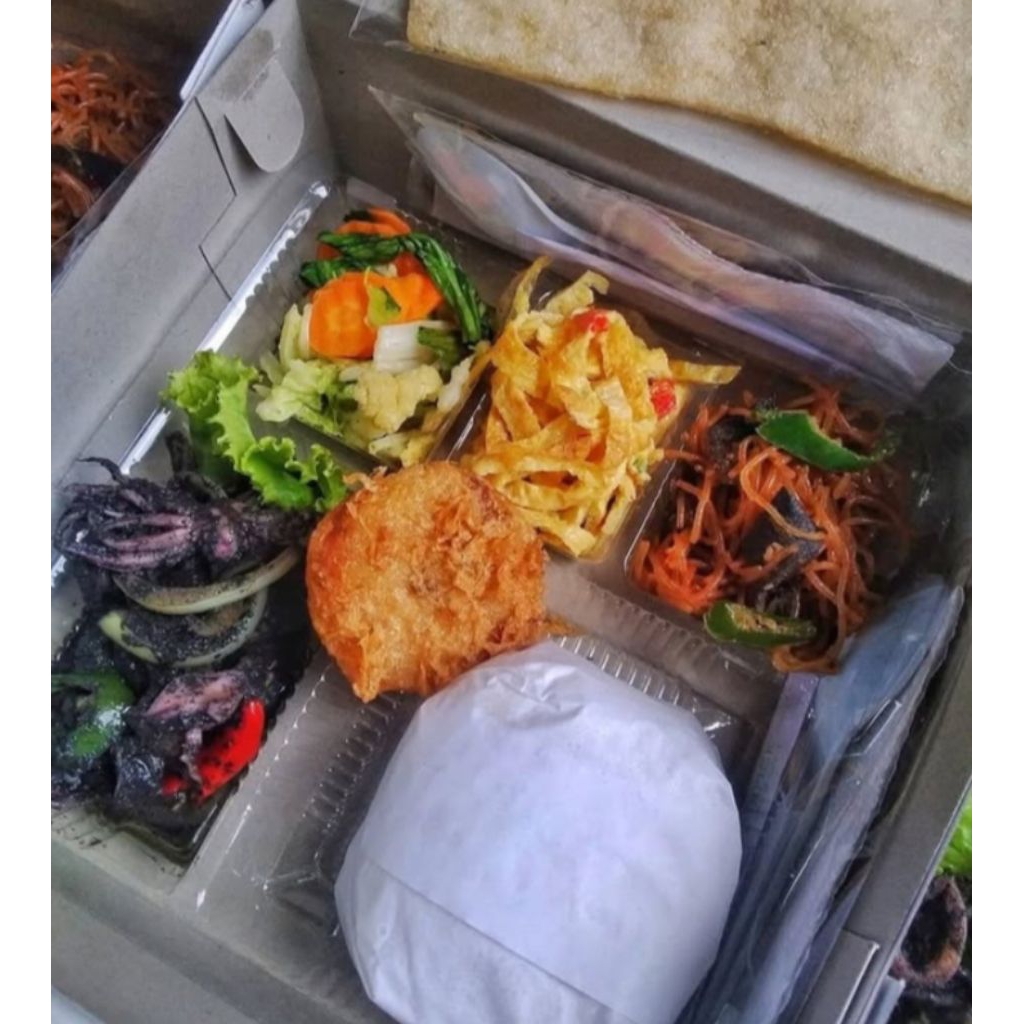 nasi kotak cumi hitam