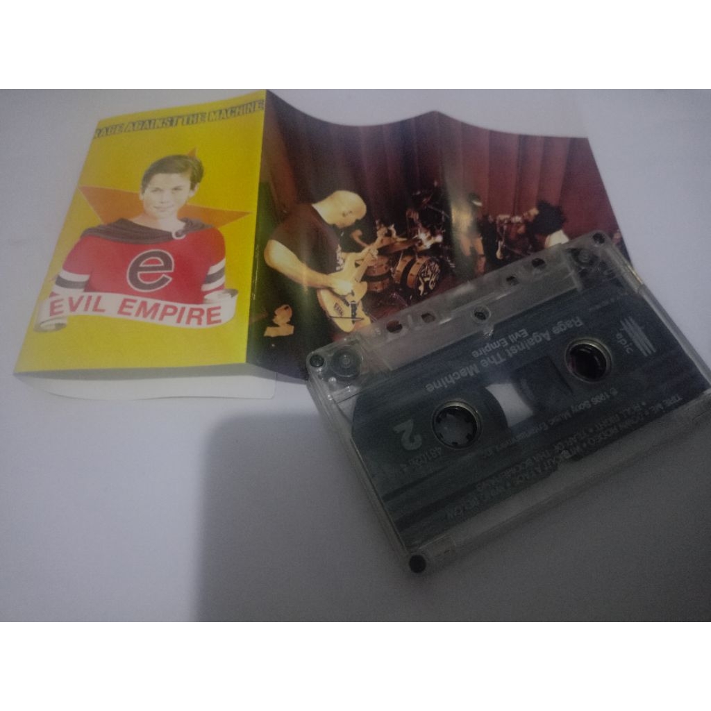 kaset rage against the machine - evil empire