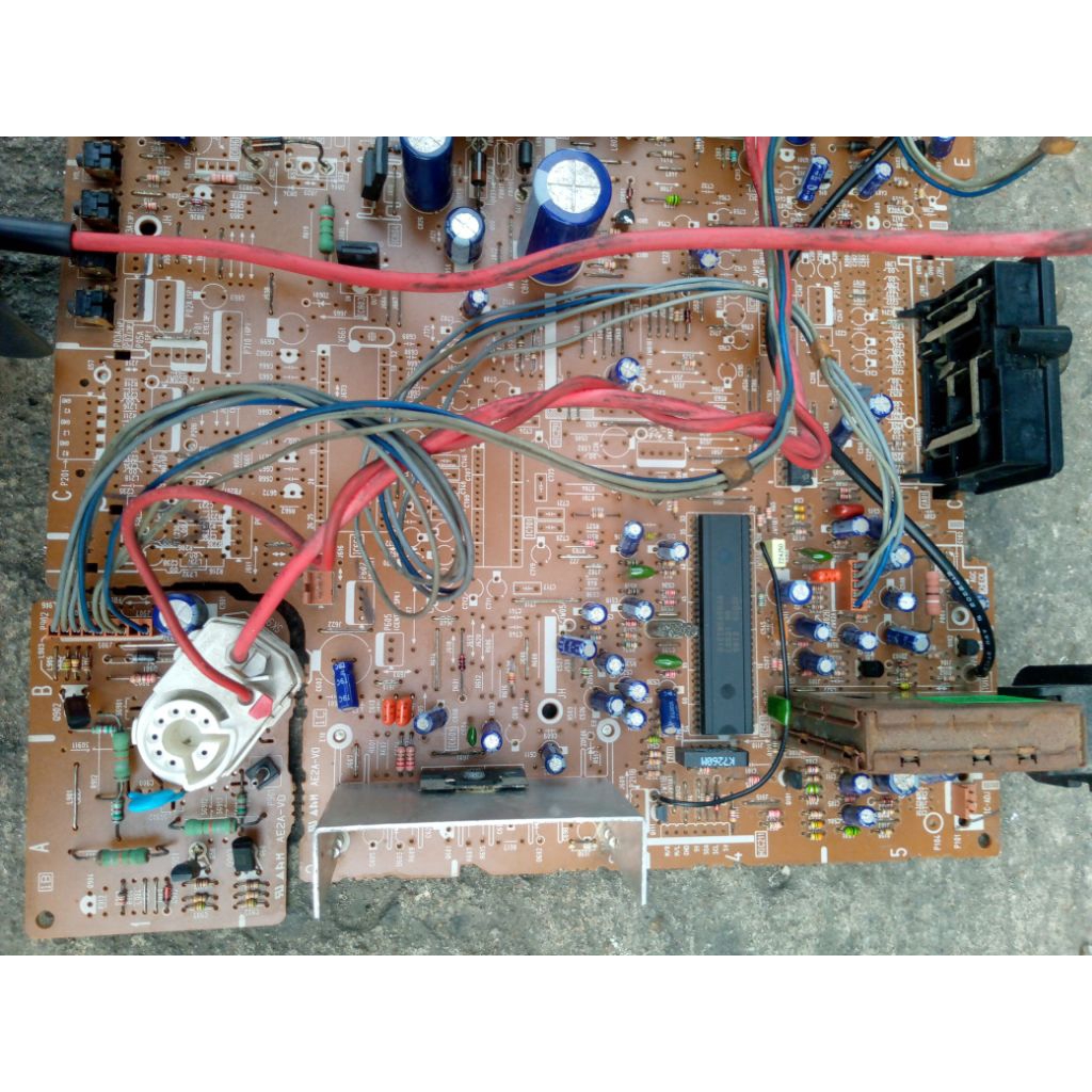 Mesin TV tabung flat 14inc-15inc merk LG, normal.