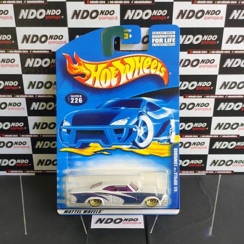 Hot Wheels '65 Chevy Impala Low Rider White - 2001 Mainline