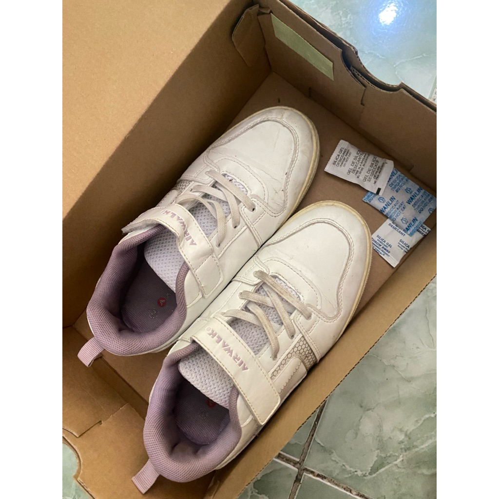 sepatu wanita merk airwalk original asli like new putih