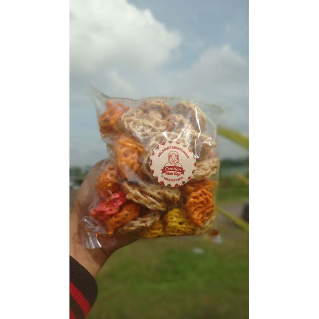 

KERUPUK SEBLAK KERING RAFAEL BANTET/KERUPUK RAFAEL WARNA PEDAS GURIH DAUN JERUK