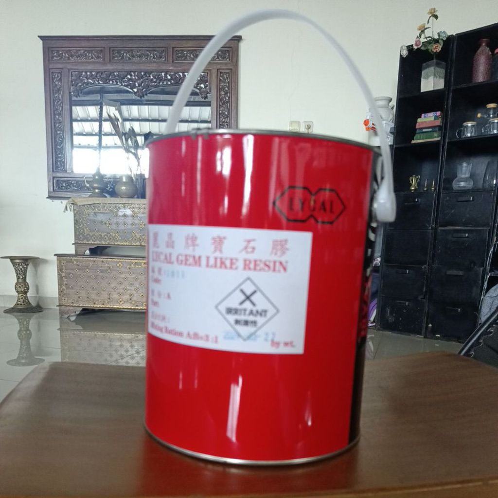 lycal gem like resin 1011