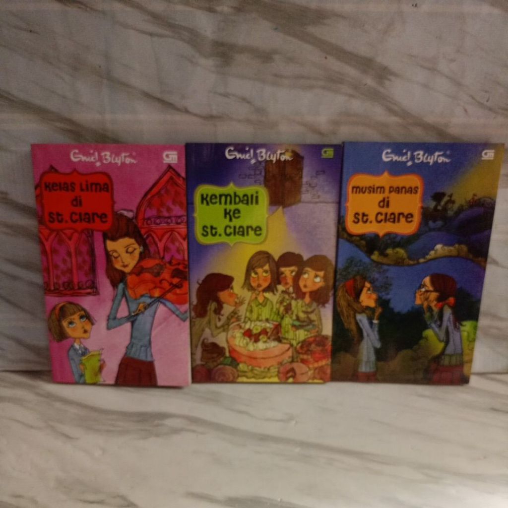 Paket 3 Novel di St. Clare by Enid Blyton
