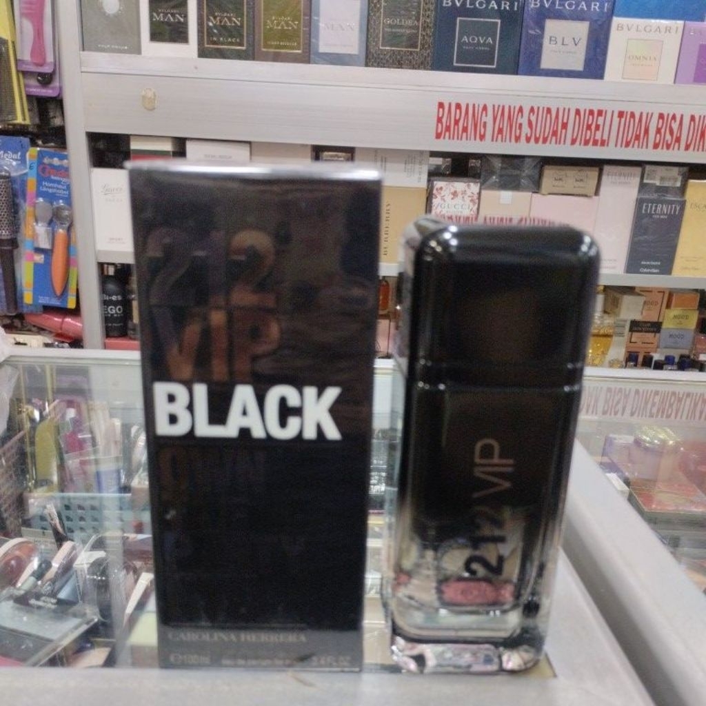 FARFUM 212 VIP BLACK ,OWN THE PARTY NYC ,CAROLINA HERRERA ,,EAU DE FARFUM FOR  MEN ,NETTO 100ML ,ORI