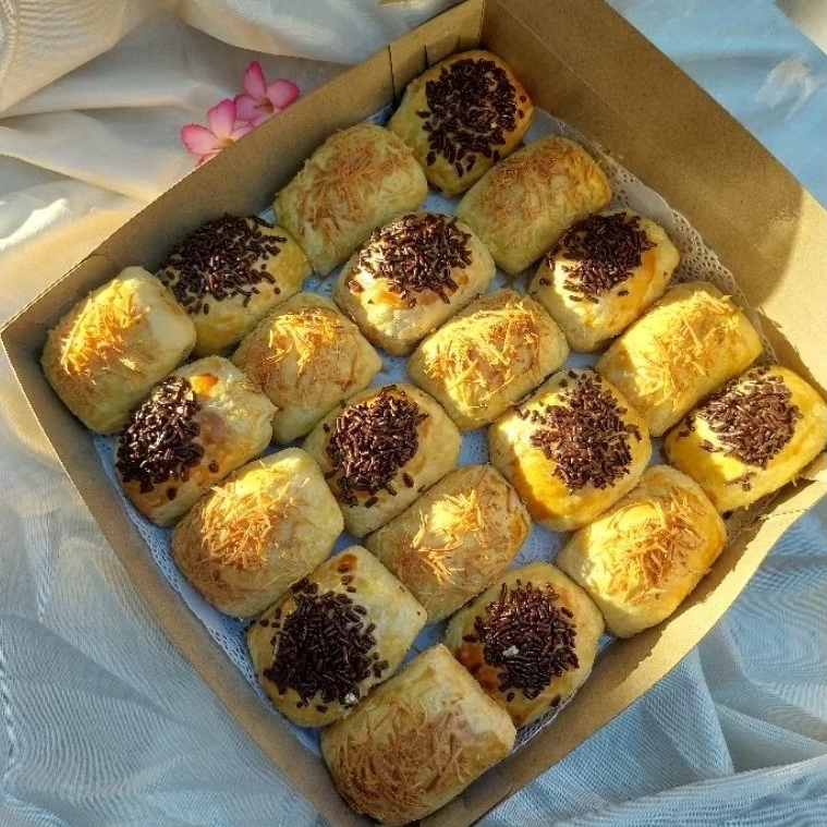 

SI.MANISEE || BOLEN PISANG COKLAT ENAK