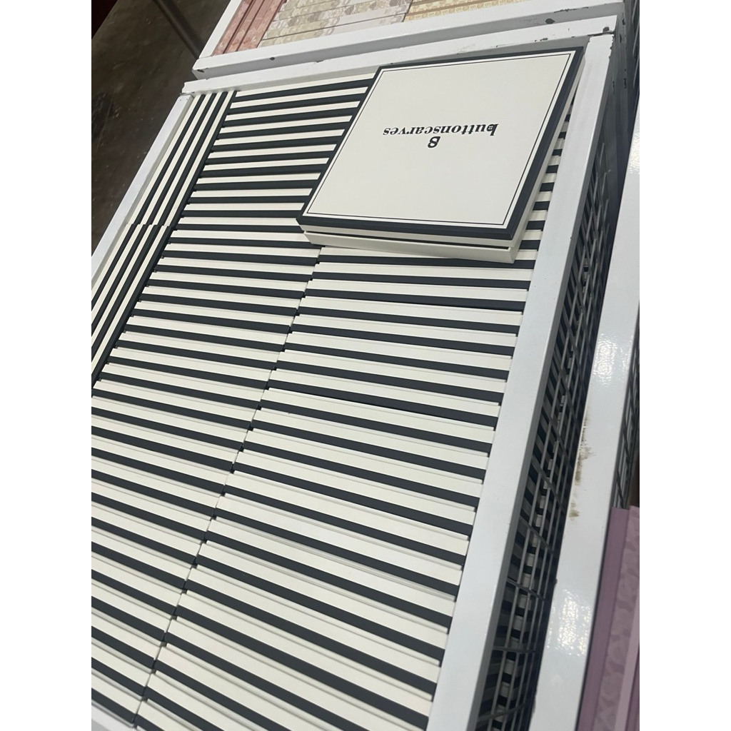 Box Buttonscarves Polos