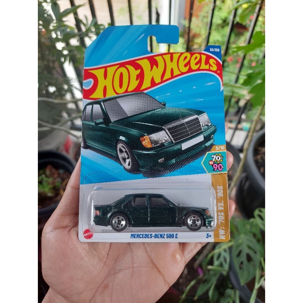 Hot Wheels Mercedes-Benz 500 E