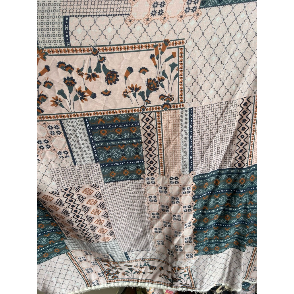 KAIN KATUN RAYON ABSTRAK KOTAK