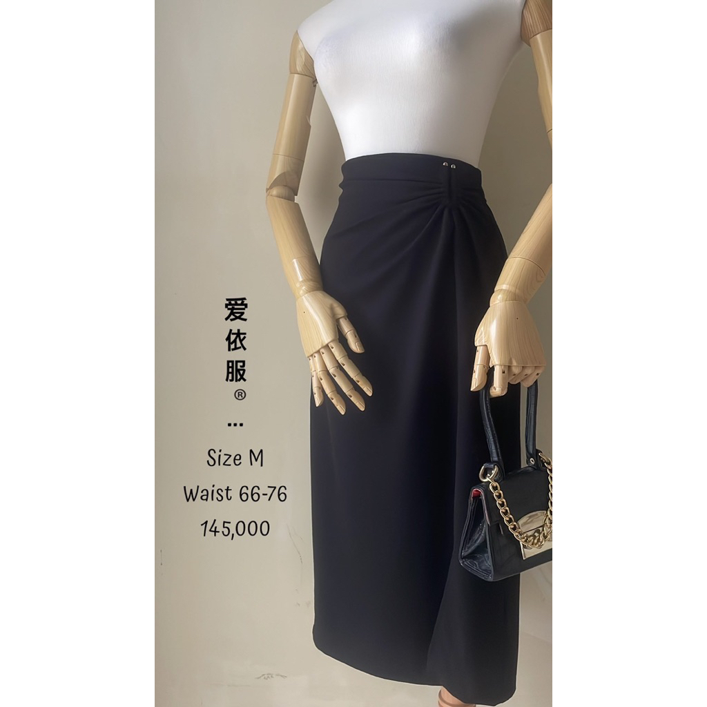 Rok midi span hitam pinggang besi keren unik kerut slit rubber waist karet hitam polos premium prelo