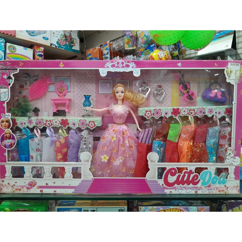 Mainan anak barbie + 12 baju