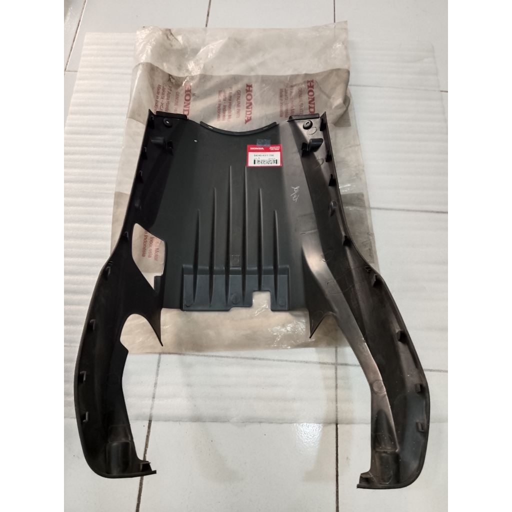 64340-KVY-700 Cover Body Under Bawah Honda Beat Karbu