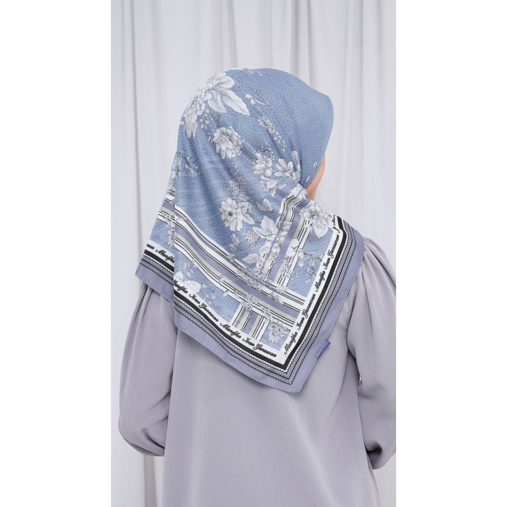 Mandjha jilbab Veronica Ivan Gunawan segi empat Hijab